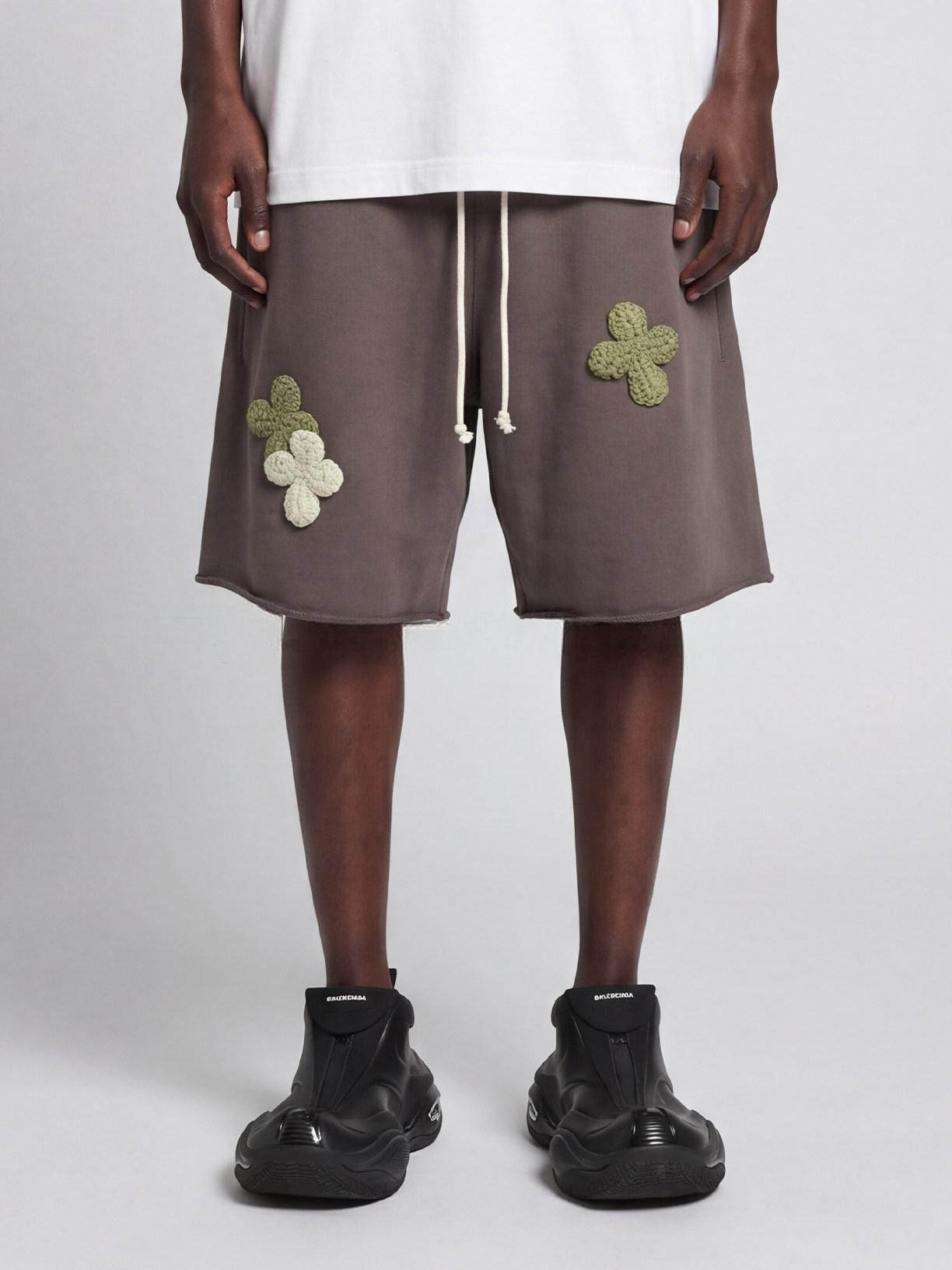 Not Boring Boreboi Color Contrast Crochet Floral Patch Sweat Shorts, Breathable Quick Dry Casual Knee Shorts