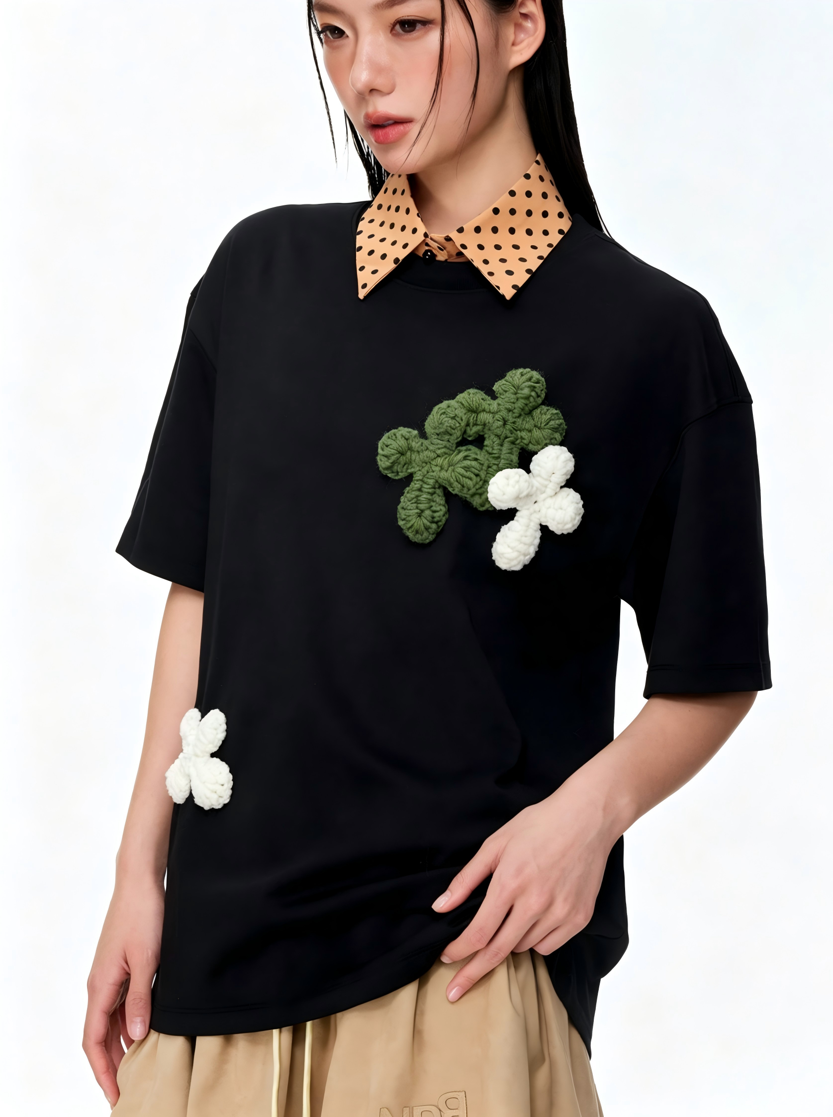 Contrast Color T-shirt with Knit Embroidery Patches